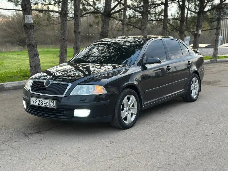 ❗продам skoda octavia a5 ❗ год выпуска 2007,мотор 2.0 бензин коробка: механика 6 ступенчатая. ✅цена: 560.000 руб 📑 юридически абсолютно чистая, любое переоформление без проблем! 4 владельца по птс. 🔥установлена спорт подвеска kayaba (за счет чего шикарная рулежка). так же установлен спорт коллектор с раздвоением труб, убрана вся экология и установлена легкая прошивка (за счет чего динамика автомобиля стала на порядок лучше, а расход остался прежним) по итогу получили ~180л. с. ♻автомобиль в хорошем состоянии. мотор в идеале (масло не берет, работает ровно), коробка тоже, ходовая вся сбитая! по кузову есть нюансы в виде коррозии. салон в шикарном состоянии.2 ключа, все сервисные книжки. ♻комплектация: климат контроль, датчик дождя, датчик света, 3х режимный подогрев сидений, круиз контроль, электро регулировка и подогрев боковых зеркал, центральный замок, усилитель руля, стеклоподъемники,8 подушек безопасности, abs, esp. 🏠осмотр днр, г. амвросиевка ☎️подробности по телефону: +79493060188 (telegram) +79885749747 - фотография - 3