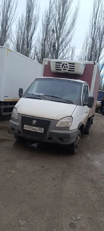 Продам газель бизнес 2010 год. нужно заниматься кабиной! автомобиль каждый день работает. рефрежиратор рабочий, полностью обслуженный. новый с документами, балон на 90л. двигатель бодрый, масло не жрёт. нужно так же сделать кпп (выбивает заднюю). будка не гнилая и не протекает иллюзий не стройте, автомобилем нужно заниматься, но при этом на машину можно сесть и поехать работать! по документам полный порядок, я хозяин. цена 500.000 рублей с небольшим торгом на ремонт коробки. +79497984695 г. донецк 📲 tg: @madness_dn 📞 звоните: +7(949)7984695 - фотография - 1