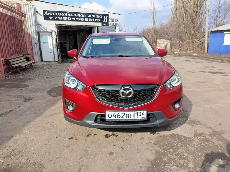 🚗 продам mazda cx-5 ⤵ год выпуска: 2014 пробег: 145000 (родной) двигатель: 2л турбо кпп: автомат привод: передний ✅ автомобиль в идеальном состоянии. родной окрас. в дтп не участвовал. ✅ двигатель работает ровно, масло не употребляет. ✅ листает отлично без пинков. ✅ техническое обслуживание - каждые 5000км. ✅ комплектация: бесключевой доступ, старт-стоп, система i-stop, двухсторонняя сигнализация, складывание зеркал, подогрев сидений и зеркал, двухзонный климат контроль (морозит отлично), датчики давления в шинах, датчики света и дождя, сиденья в чехлах. ✅ зимние шипованные колёса в комплекте. 💸 цена: 1.730.000 рублей + торг у капота. телефон: +79591687808 📞 звоните: +7(959)1687808 - фотография - 1