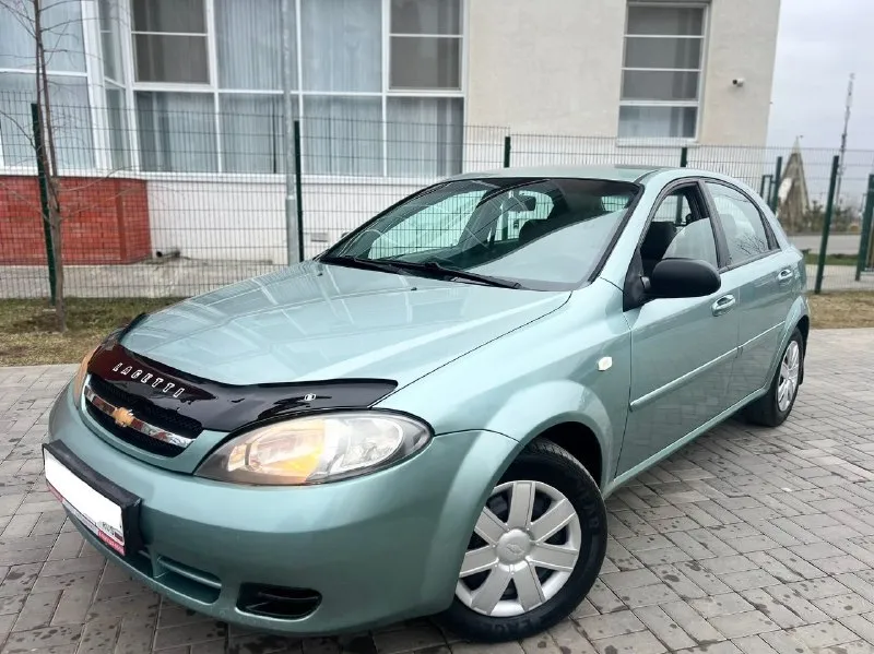 Продам свой chevrolet lacetti в идеальном состоянии! куплена в 2008 году в автосалоне. пробег 176.тыс. км. сборка корея. комплектация: кондиционер(заправлен и дует❄️). гидроусилитель руля. подушки безопасности. abs. система курсовой устойчивости esp. эл. стеклоподъемники с доводчиками. кожаный руль. обогрев стекла. доп. установлено: сигнализация с автозапуском и обратной связью. магнитола pioneer с поддержкой ipod-usb с качественной аудио системой. осмотр в донецке. 💰цена 545.000₽💰 📞 +79494522026 - фотография - 1