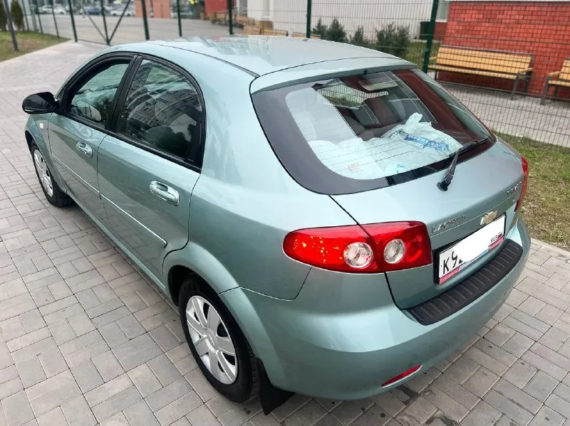 Продам свой chevrolet lacetti в идеальном состоянии! куплена в 2008 году в автосалоне. пробег 176.тыс. км. сборка корея. комплектация: кондиционер(заправлен и дует❄️). гидроусилитель руля. подушки безопасности. abs. система курсовой устойчивости esp. эл. стеклоподъемники с доводчиками. кожаный руль. обогрев стекла. доп. установлено: сигнализация с автозапуском и обратной связью. магнитола pioneer с поддержкой ipod-usb с качественной аудио системой. осмотр в донецке. 💰цена 545.000₽💰 📞 +79494522026 - фотография - 5