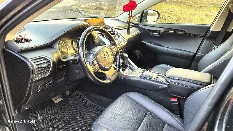 Lexus nx 300 2020/12год выпуска 2.0 турбо (238л. с.) 8-ст. пробег 89.000 км полный привод 🔥 1 собственник ✅ vin: jtjgardz5m2247398 автомобиль в идеальнейшем состоянии! пригонялся для себя в 2025 году с минимальными повреждениями. и коробка работают без нареканий. кузов в отличном состоянии, без сколов и следов коррозии. салон в отличном состоянии по автомобилю нет никаких ошибок. жирная комплектация: ✅бесключевой доступ ✅старт-стоп ✅кожаный салон ✅2-х зонный климат ✅люк ✅электро-привод багажника ✅датчики слепых зон ✅камера заднего вида ✅парктроники 360 ✅удержание в полосе ✅адаптивный круиз ✅открытие багажника движением ногой ✅система экстренного торможения и т. д. два комплекта новой резины‼️ готов к любым проверкам по автомобилю. полное переоформление в мрэо! я собственник. обмен не интересует! цена:3.650.000🍋 осмотр: г. торез +79490030991 📞 звоните: +7(949)0030991 - фотография - 5