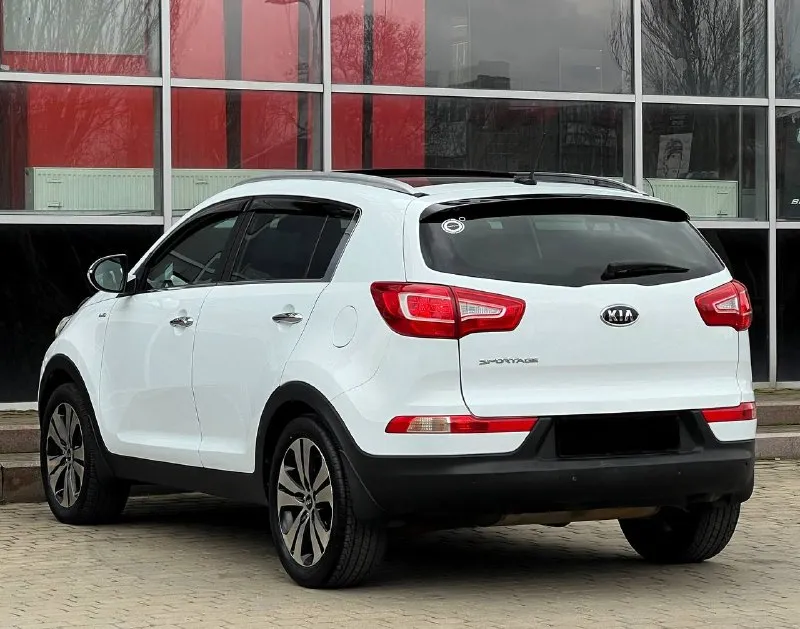 Kia sportage 4wd двигатель - 2.0 бензин, обслужен каробка - автомат пробег 156 км. родной оригинальный пробег ! кузов в отличном состоянии, без каких либо дефектов, оцинкован ! в дтп не когда не участвовал ! ходовая в полном порядке ! технически в полном порядке, не давно прошла то ! вложений не требует абсолютно, сел и поехал ! комплектация максимальная : панорама, кожаный салон, автопарковка, без ключевой доступ, партроники перед и зад, старт/стоп, двух зонный климат контроль, полный привод ! датчик дождя и света, камера заднего вида, круиз контроль, и многое другое ! цена 1375.000 руб. торг реальному покупателю ! возможен обмен на авто дешевле также продажа в кредит ! +79494549599 также телеграмм и мах +79494549599 📞 звоните: +7(949)4549599 - фотография - 5