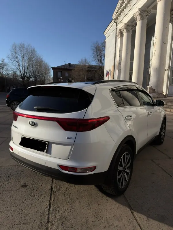 🏎️ kia sportage 2.4 at 4wd ex 🗓️ год выпуска: 2018 (vin 2019) состояние идеал, покрыт керамикой! пробег : 130 тыс. км ( родной подтвержденный) комплектация "exlusive”: панорамная крыша вентиляция сидений музыка harman/kardon удержание в полосе диски r18, летняя/зимняя резина сигнализация starline с автозапуском бесключевой доступ электропривод сидений кожаный салон (как новый) парктроники (перед/зад) камера заднего вида датчики света датчики слепых зон электропривод багажника с кнопки сенсорный дисплей (carplay, android auto) складывающиеся внешние зеркала с указателями поворота подогрев сидений подогрев руля климат-контроль 2-х зонный 🥇авто в идеальном техническом состоянии. один владелец по эптс, бережная эксплуатация. стекла все заводские и коробка без нареканий (любые проверки) обслуживал по регламенту. замена масла каждые 7тыс. км машина обслужена и готова к дальнейшей эксплуатации (дополнительных вложений не требуется, сел и поехал). 2 ключа пройден то 📞 звоните: +7(959)1843184 - фотография - 5