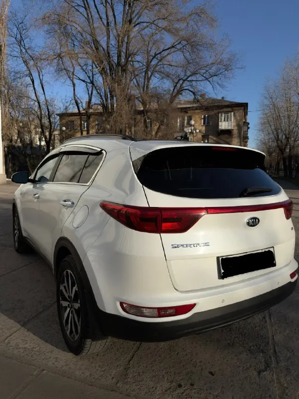 🏎️ kia sportage 2.4 at 4wd ex 🗓️ год выпуска: 2018 (vin 2019) состояние идеал, покрыт керамикой! пробег : 130 тыс. км ( родной подтвержденный) комплектация "exlusive”: панорамная крыша вентиляция сидений музыка harman/kardon удержание в полосе диски r18, летняя/зимняя резина сигнализация starline с автозапуском бесключевой доступ электропривод сидений кожаный салон (как новый) парктроники (перед/зад) камера заднего вида датчики света датчики слепых зон электропривод багажника с кнопки сенсорный дисплей (carplay, android auto) складывающиеся внешние зеркала с указателями поворота подогрев сидений подогрев руля климат-контроль 2-х зонный 🥇авто в идеальном техническом состоянии. один владелец по эптс, бережная эксплуатация. стекла все заводские и коробка без нареканий (любые проверки) обслуживал по регламенту. замена масла каждые 7тыс. км машина обслужена и готова к дальнейшей эксплуатации (дополнительных вложений не требуется, сел и поехал). 2 ключа пройден то 📞 звоните: +7(959)1843184 - фотография - 6