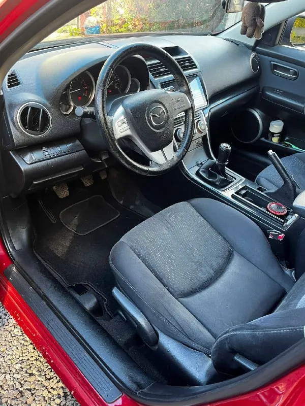 Цена: 800 тысяч 📮 город: макеевка 🚘 марка / модель: mazda 6 gh 📅 год выпуска: 2008 📊 пробег: 237000 ⛽ двигатель (тип, объем, мощность): 1.8 л. , 120 л. с. 🔧 тип кпп: мкпп 📝 описание: продам свой авто который до сих пор люблю, ценю и уважаю. а именно mazda 6 gh 2008 г. , двг 1.8 обычный атмосферник, на механике, пробег 238 уже набегал, каждый день эксплуатируется, покраска производилась летом 2025 года, ржавчина и гниль на крыльях убиралась во время покраса, перебрана ходовка по кругу, мотор не стучит, не троит, заводится с пол тыка, замена масла каждые 5000, устранены все мелкие и возрастные болячки этого поколения, чеки не горят и не выедают мозги, вложено много любви к этой машине, так как она первая дала опыт и эмоции, сил и средств, времени и нервов не жалел. тормоза новые перед зад нбк, борт компьютер новый контракт установлен, установлена хорошая музыка и андроид магнитола, камера заднего вида, замена всего света, фары в фотохромной пленке, крыша обклеена ибо краси 📞 звоните: +7(949)5823767 - фотография - 2