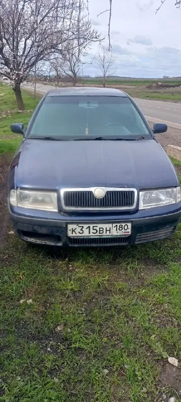 Продам обмен skoda октавия двигатель 1.8т работает хорошо коробка автомат перестала ехать назад и течет масло со стыка с двигателем салон чистый опрятный по кузову есть моменты документы в порядке цена 250 000₽ торг находится с. новокатериновка подробная информация по телефону +79494059383 📲 tg: @lov4ecy 📞 звоните: +7(949)4059383 - фотография - 1