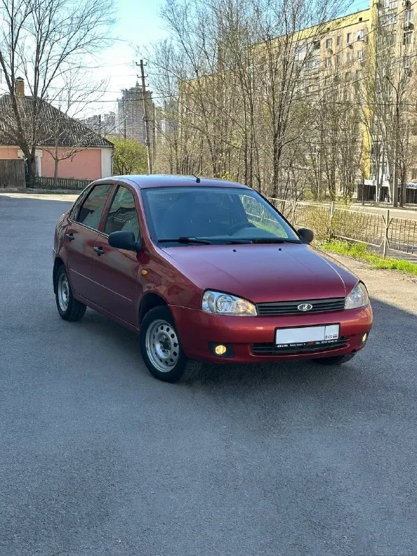 Продам: lada калина топливо: бензин год выпуска: 2006 тип кпп: механическая ✅ пробег: 225.000 км дополнительная информация: - автомобиль в хорошем состоянии, вложений не требует. гаражное хранение. масло, фильтра, колодки, свечи, провода - заменены. ✅ кузов: варить и красить - не нужно. - по ходовой части без нареканий, ручник работает! ✅ двигатель: 1.6л - 8 клоп, клапана не гнет! работает отлично, масло не расходует. ✅ комплектация: - электроусилитель руля - стеклоподъемники - 2 комплекта колес / 2 ключа ✅ документы: - автотека - зеленая 🍀 - техосмотр пройден❗️ - без штрафов и ограничений, продажа с переоформлением в мрео❗ 📍г. донецк, калининский р-н. цена: 299.999 руб обмен не интересует 📞🇷🇺звоните: +7 (949) 470-15-30 дополнительные вопросы по тел. - фотография - 1