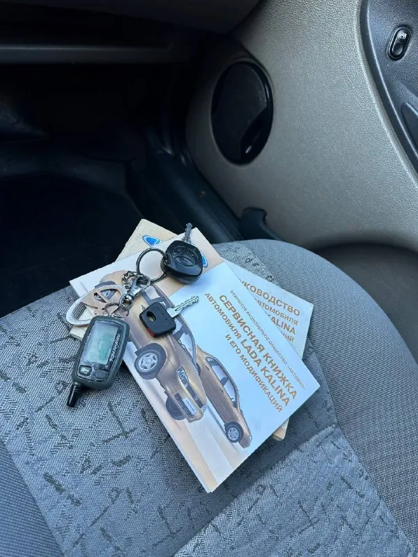 Продам: lada калина топливо: бензин год выпуска: 2006 тип кпп: механическая ✅ пробег: 225.000 км дополнительная информация: - автомобиль в хорошем состоянии, вложений не требует. гаражное хранение. масло, фильтра, колодки, свечи, провода - заменены. ✅ кузов: варить и красить - не нужно. - по ходовой части без нареканий, ручник работает! ✅ двигатель: 1.6л - 8 клоп, клапана не гнет! работает отлично, масло не расходует. ✅ комплектация: - электроусилитель руля - стеклоподъемники - 2 комплекта колес / 2 ключа ✅ документы: - автотека - зеленая 🍀 - техосмотр пройден❗️ - без штрафов и ограничений, продажа с переоформлением в мрео❗ 📍г. донецк, калининский р-н. цена: 299.999 руб обмен не интересует 📞🇷🇺звоните: +7 (949) 470-15-30 дополнительные вопросы по тел. - фотография - 10
