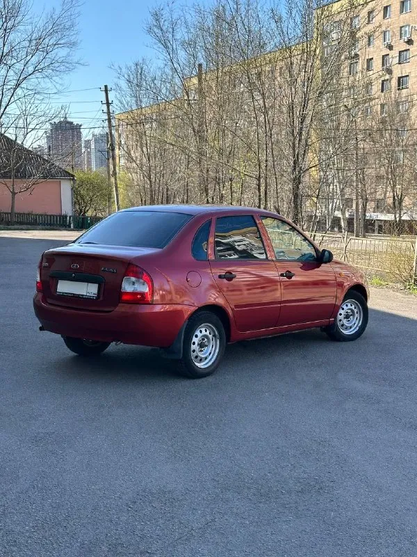 Продам: lada калина топливо: бензин год выпуска: 2006 тип кпп: механическая ✅ пробег: 225.000 км дополнительная информация: - автомобиль в хорошем состоянии, вложений не требует. гаражное хранение. масло, фильтра, колодки, свечи, провода - заменены. ✅ кузов: варить и красить - не нужно. - по ходовой части без нареканий, ручник работает! ✅ двигатель: 1.6л - 8 клоп, клапана не гнет! работает отлично, масло не расходует. ✅ комплектация: - электроусилитель руля - стеклоподъемники - 2 комплекта колес / 2 ключа ✅ документы: - автотека - зеленая 🍀 - техосмотр пройден❗️ - без штрафов и ограничений, продажа с переоформлением в мрео❗ 📍г. донецк, калининский р-н. цена: 299.999 руб обмен не интересует 📞🇷🇺звоните: +7 (949) 470-15-30 дополнительные вопросы по тел. - фотография - 4