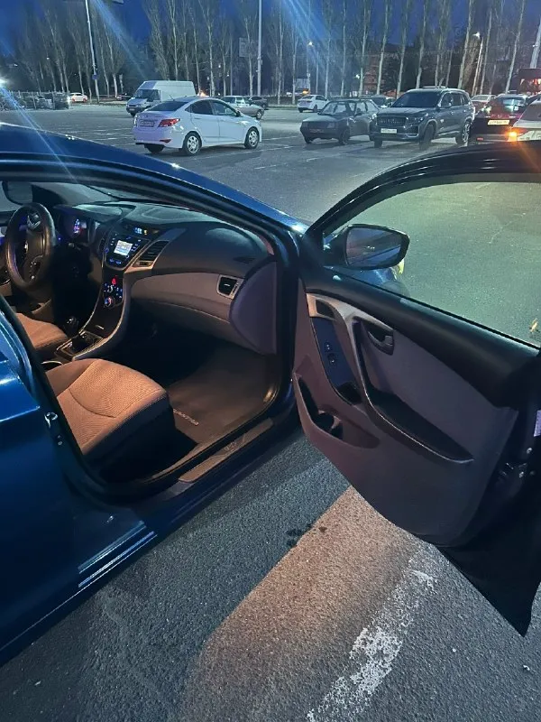 Продам hyundai элантра 5 2015 год, 1,8 газ- бензин, газ вписанный в документы, пробег 114000, коробка автомат, комплект зимней резина на дисках. цена 1200000р. торг. +79493149931 игорь макеевка. 📞 звоните: +7(949)3149931 - фотография - 2