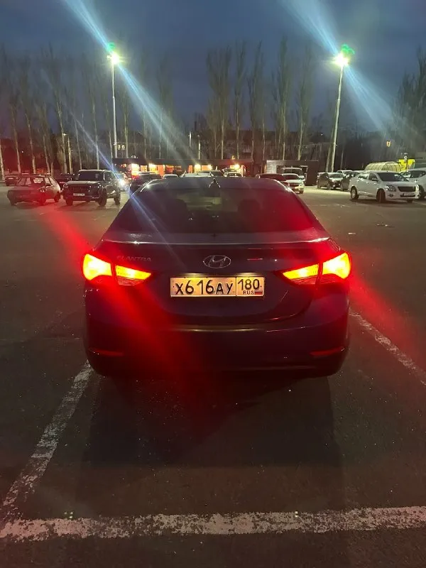 Продам hyundai элантра 5 2015 год, 1,8 газ- бензин, газ вписанный в документы, пробег 114000, коробка автомат, комплект зимней резина на дисках. цена 1200000р. торг. +79493149931 игорь макеевка. 📞 звоните: +7(949)3149931 - фотография - 5