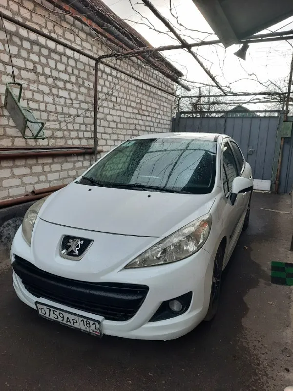 Продаю peugeot 207 1.4 амт (робот) 2009 года пробег 129 370 комплектация trendy двигатель бензиновый et3j4 надёжный 88 л. с. в хорошем состоянии. особенности авто: • сигнализация с автозапуском • регулировка руля (телескопическая и вертикальная) • бортовой компьютер • литые диски и новая летняя резина • второй комплект штампованных дисков • парктороник передний • электрообогрев заднего стекла • резиновые коврики в салоне • новое сцепление • новый топливный насос 460 000р. я — хозяйка данного авто, ездила на нём 3 года, все документы на руках, все записи о пройденных то и работах велись и записывались в сервисную книжку. отличный вариант бюджетного городского авто! 📞 +79595093491 валерия 📍 луганск 📞 звоните: +7(959)5093491 - фотография - 2