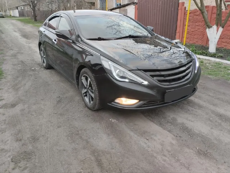 Продам хундай соната год 2011, мотор 2 литра, коробка автомат, пробег 307 тыс, состояние хорошее, цена 870000 торг срочно, после осмотра, , донецк кировский район 📞 звоните: +7(949)3648867 - фотография - 3