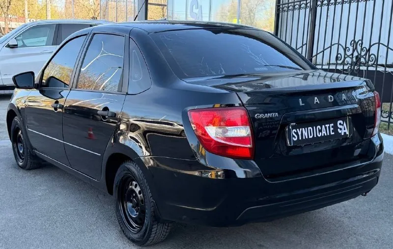 Ваз granta цена:550.000руб год: 2019 объем: 1.6 коробка: механика привод: передний возможна продажа в кредит или обмен +79494603628 осмотр:автосалон«syndicate-avto» ( г. донецк, проспект ильича 63a) 📞 звоните: +7(949)4603628 - фотография - 3