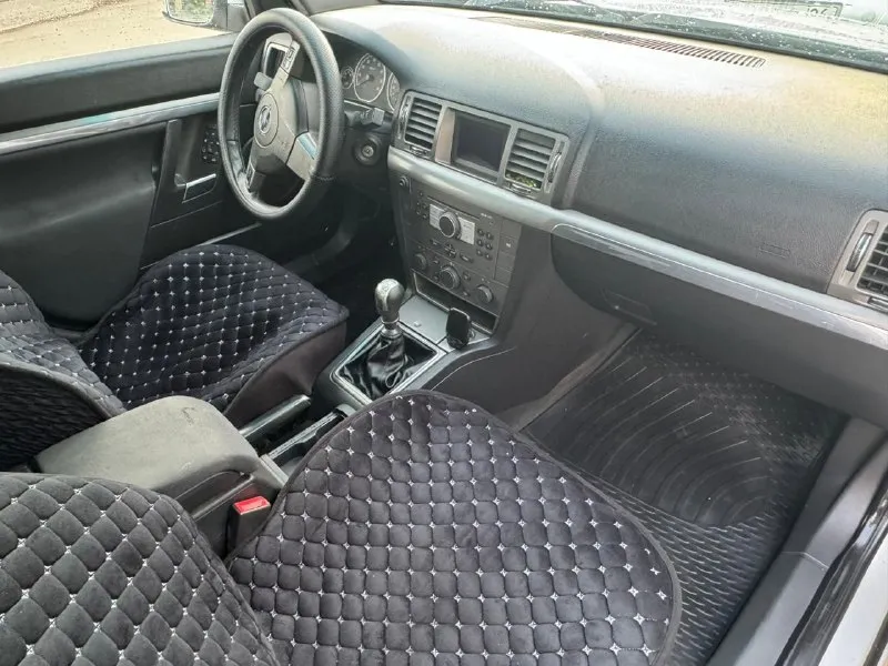 Opel vecrtra 2.0 turbo год 2006 коробка ручная механика 6 вперед едет бодро технически все в порядке без вложений пробег 262 тысячи кузов как на фото в хорошем состоянии цена 535 тысяч рублей 🔥 телефон +79496827780 находится в мариуполе - фотография - 5