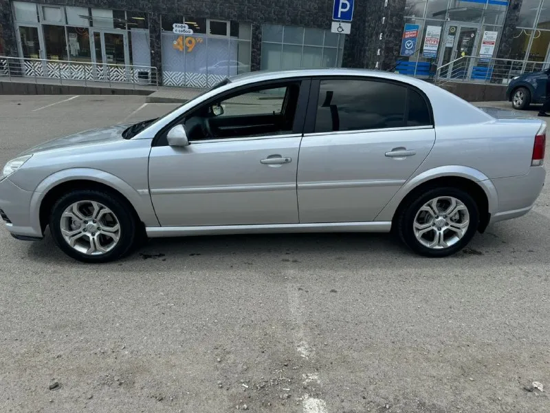 Opel vecrtra 2.0 turbo год 2006 коробка ручная механика 6 вперед едет бодро технически все в порядке без вложений пробег 262 тысячи кузов как на фото в хорошем состоянии цена 535 тысяч рублей 🔥 телефон +79496827780 находится в мариуполе - фотография - 6