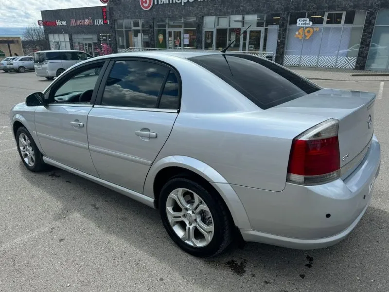 Opel vecrtra 2.0 turbo год 2006 коробка ручная механика 6 вперед едет бодро технически все в порядке без вложений пробег 262 тысячи кузов как на фото в хорошем состоянии цена 535 тысяч рублей 🔥 телефон +79496827780 находится в мариуполе - фотография - 7