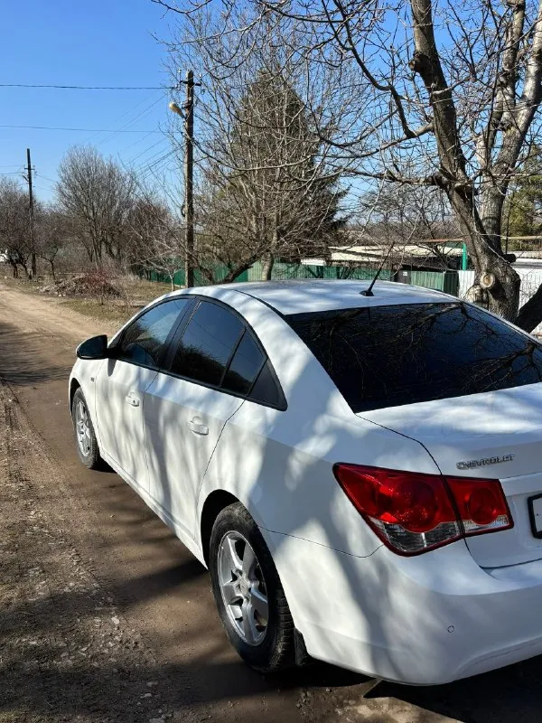 Продам chevrolet cruze 2009 года выпуска, мотор 1,6 механика, состояние автомобиля хорошее, подвеска без стуков и посторонних звуков, мотор и коробка без нареканий, хорошая комплектация. Цена 550000 телефон для связи +79496719196 - фотография - 3