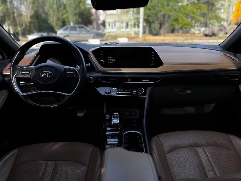 Объявление макеевка, донецк ‼️ продаю личный автомобиль‼️ hyundai sonata ♦️год выпуска: 12/2020 ♦️комплектация: limited ♦️пробег: 88 тыс. км. ♦️объём 1.6turbo ♦️8ти ступенчатая состояние: идеал как техническое, так и внешнее ‼️ комплектация: ⚪️ кожаный мультируль ⚪️ безключевой доступ - фотография - 4