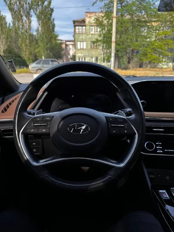 Объявление макеевка, донецк ‼️ продаю личный автомобиль‼️ hyundai sonata ♦️год выпуска: 12/2020 ♦️комплектация: limited ♦️пробег: 88 тыс. км. ♦️объём 1.6turbo ♦️8ти ступенчатая состояние: идеал как техническое, так и внешнее ‼️ комплектация: ⚪️ кожаный мультируль ⚪️ безключевой доступ - фотография - 7