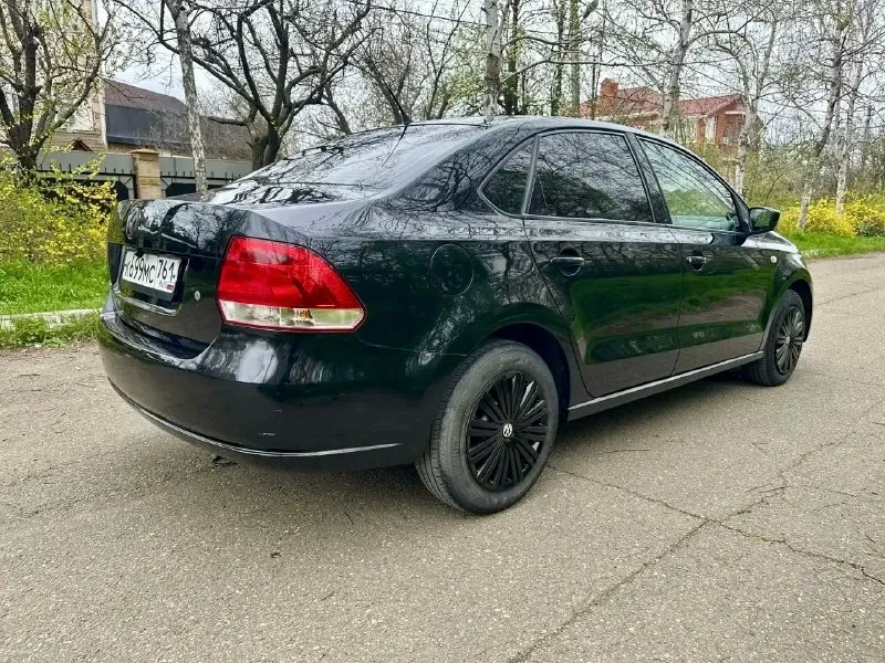 Продаю volkswagen polo sedan 2011 г, 1.6 автомат. 🎉 850 000 руб. , могу помочь оформить в кредит. родной честный пробег без скруток 170.000 км. автомобиль юридически чистый и находится в отличном техническом и косметическом состоянии. окрасов минимум и то это косметика, нет ни какой шпаклевки. все железо заводское, фары и стекла завод. надежный двигатель 1.6 на 105 л. с., в отличном состоянии 6-ступенчатый автомат в идеале, была замена масла ( кондиционер, подогрев передних сидений и боковых зеркал, четыре электростеклоподъемника, регулировка зеркал, все стекла без трещин, в наличии полный комплект ключей. дополнительно установлена шумоизоляция, и не плохая аудио подготовка. звоните, автомобиль вам понравится. донецк +79495947632. 📞 звоните: +7(949)5947632 - фотография - 3