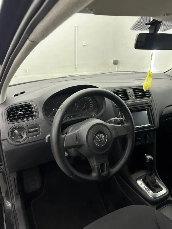 Продаю volkswagen polo sedan 2011 г, 1.6 автомат. 🎉 850 000 руб. , могу помочь оформить в кредит. родной честный пробег без скруток 170.000 км. автомобиль юридически чистый и находится в отличном техническом и косметическом состоянии. окрасов минимум и то это косметика, нет ни какой шпаклевки. все железо заводское, фары и стекла завод. надежный двигатель 1.6 на 105 л. с., в отличном состоянии 6-ступенчатый автомат в идеале, была замена масла ( кондиционер, подогрев передних сидений и боковых зеркал, четыре электростеклоподъемника, регулировка зеркал, все стекла без трещин, в наличии полный комплект ключей. дополнительно установлена шумоизоляция, и не плохая аудио подготовка. звоните, автомобиль вам понравится. донецк +79495947632. 📞 звоните: +7(949)5947632 - фотография - 5