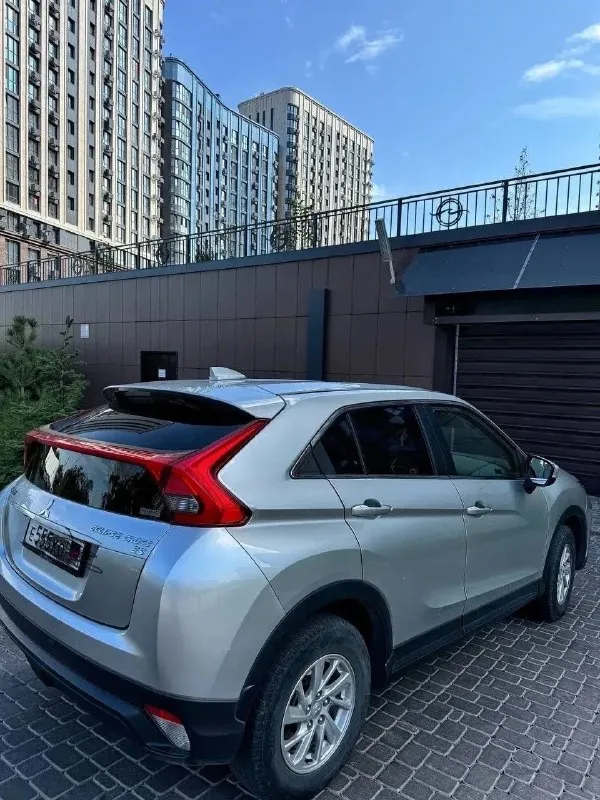 Мицубиси эклипс кросс 2018 год. Полный привод, автомат, обьем 1.5 турбо, пробег 69 тыс, хозяин по тех. Паспорту. Машина без вложений. Все вопросы по тел:+79491717000 - фотография - 4