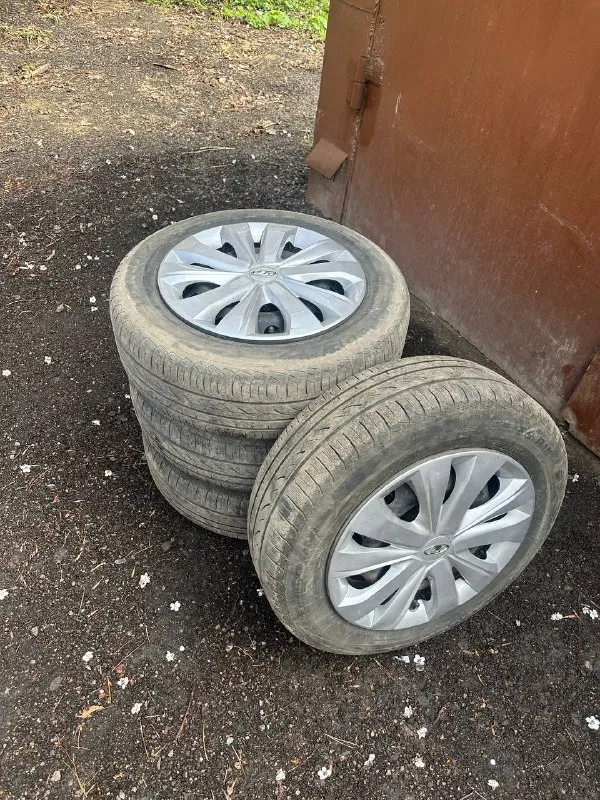 Продам: летние колеса r-15, 4x100‼️ для vesta, largus, logan, lanos, solaris, rio и т. д цена 16.000 руб за комплект - 4.шт (диски+резина+колпаки в подарок) ✅ оригинальные диски - renault, каталог. номер: 403008751r-c хaрaктeриcтики - r15, 6j, et-40, цо-60.1, 4x100‼️ колпаки автоваз vesta ng ✅ резина летняя formula energy - 185 / 65 / r15 достались с автомобилем. стояли на логане. 📍осмотр в г. дoнецк, калининский р-н 📞🇷🇺звоните: +7 (949) 470-15-30 дополнительные вoпpoсы по тел - фотография - 2
