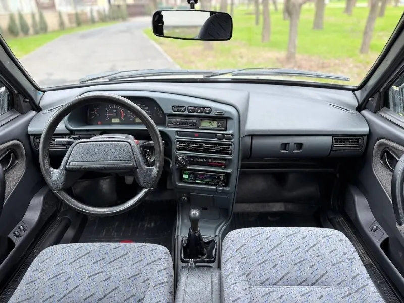 В продаже ваз 2115 2011 года выпуска автомобиль в отличном состоянии! 1 владелец. автомобиль приобретался новым в автосалоне в донецке. все сервисные книги есть. два комплекта ключей. два комплекта колёс на дисках. родной пробег 142.000 км. все стёкла включая лобовое родные! по кузову авто полностью в родном окрасе! присутствуют мелкие жизненные моменты, ничего критичного. дно пороги арки стаканы всё полностью целое! по технике полностью обслужена. мотор и коробка работают идеально. ходовая без нареканий, вся тихая. стоит простая музыка. также установлены led туманки. по документам полный порядок осмотр донецк цена 320.000 ₽, торг реальному покупателю! ☎️ +7 (949) 628-72-17 📞 🇷🇺 звоните: +79496287217 - фотография - 6