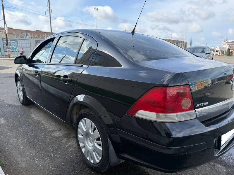 Opel astra, 2011 г. пробег: 192 700 км двигатель: 1.6 л, бензин, амт автомобиль в хорошем состоянии: - двигатель работает ровно, коробка передач переключается плавно, адаптирована. - недавно выполнена замена масла. - кузов оцинкован, полностью отсутствует коррозия. - все стёкла оригинальные, включая лобовое. - установлена сигнализация stat line с функцией автозапуска. технический осмотр пройден, автомобиль юридически чист и готов к постановке на учёт. по запросу предоставим подробный видеообзор. цена: 480 000 руб. город: донецк телефон: +7 949 371-08-26 (есть telegram, max) 📞 звоните: +7(949)3710826 - фотография - 4