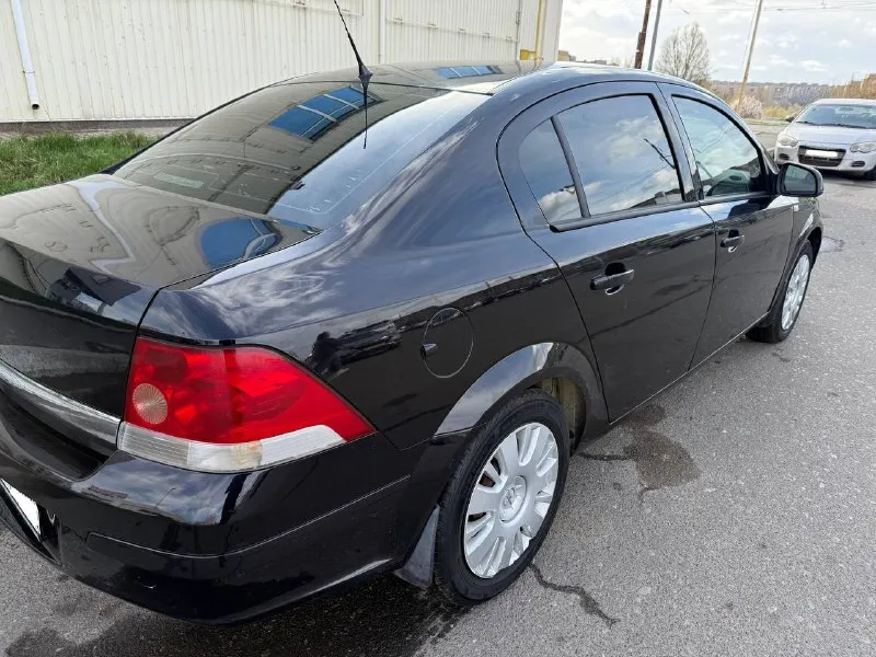 Opel astra, 2011 г. пробег: 192 700 км двигатель: 1.6 л, бензин, амт автомобиль в хорошем состоянии: - двигатель работает ровно, коробка передач переключается плавно, адаптирована. - недавно выполнена замена масла. - кузов оцинкован, полностью отсутствует коррозия. - все стёкла оригинальные, включая лобовое. - установлена сигнализация stat line с функцией автозапуска. технический осмотр пройден, автомобиль юридически чист и готов к постановке на учёт. по запросу предоставим подробный видеообзор. цена: 480 000 руб. город: донецк телефон: +7 949 371-08-26 (есть telegram, max) 📞 звоните: +7(949)3710826 - фотография - 5