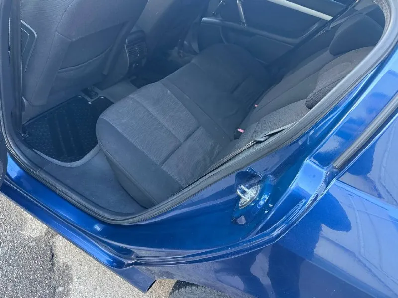 Peugeot 407, 2006 год 1.7 бензин на механике. родной пробег 250 700 км. 2 собственника. автомобиль в хорошем состоянии: кузов оцинкован, всего один косметический окрас, коррозии нет, стекла оригинальные, безопасность вся на месте. двигатель работает ровно, без посторонних шумов и ошибок. коробка передач переключается четко. комплектация: с климат-контролем, электростеклоподъемники, подогревы сидений, и др. пройден техосмотр, готов к постановке на учет в мрэо. цена: 400 000 руб. город: донецк. телефон: +7 949 371-08-26 (есть telegram) мах. по запросу вышлем полную презентацию автомобиля с замерами лакокрасочного покрытия. 📞 звоните: +7(949)3710826 - фотография - 10