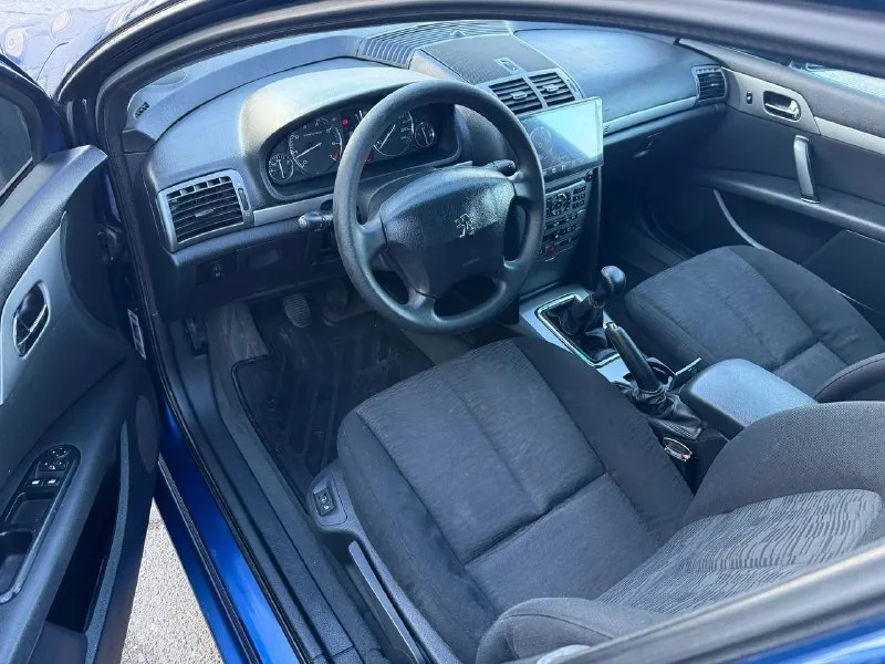 Peugeot 407, 2006 год 1.7 бензин на механике. родной пробег 250 700 км. 2 собственника. автомобиль в хорошем состоянии: кузов оцинкован, всего один косметический окрас, коррозии нет, стекла оригинальные, безопасность вся на месте. двигатель работает ровно, без посторонних шумов и ошибок. коробка передач переключается четко. комплектация: с климат-контролем, электростеклоподъемники, подогревы сидений, и др. пройден техосмотр, готов к постановке на учет в мрэо. цена: 400 000 руб. город: донецк. телефон: +7 949 371-08-26 (есть telegram) мах. по запросу вышлем полную презентацию автомобиля с замерами лакокрасочного покрытия. 📞 звоните: +7(949)3710826 - фотография - 8