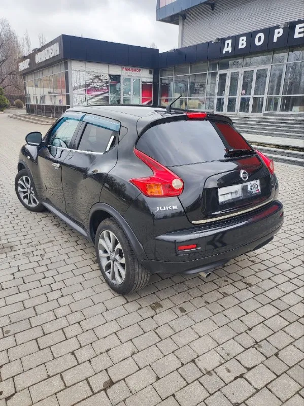 💵890т. руб💵 без вложений в отличном состоянии не битый, не гнилой nissan juke 2013 год 1.6 бензин 117л. с. пробег 210000км коробка автомат обычный 4ст (не вариатор) переключает мягко без пинков(заказ наряд в наличии) двигатель работает ровно, не дымит, масло не ест кузов в отличном состоянии, в дтп не участвовал. салон чистый и опрятный климат контроль работает 4 стеклоподьемника, подогрев сидений, мультируль, камера заднего вида, круиз контроль. новая летняя резина тех осмотр пройден, диагностическая карта на руках оформление без проблем осмотр донецк +79493790571 📲 tg: максим 📞 звоните: +7(949)3790571 - фотография - 4