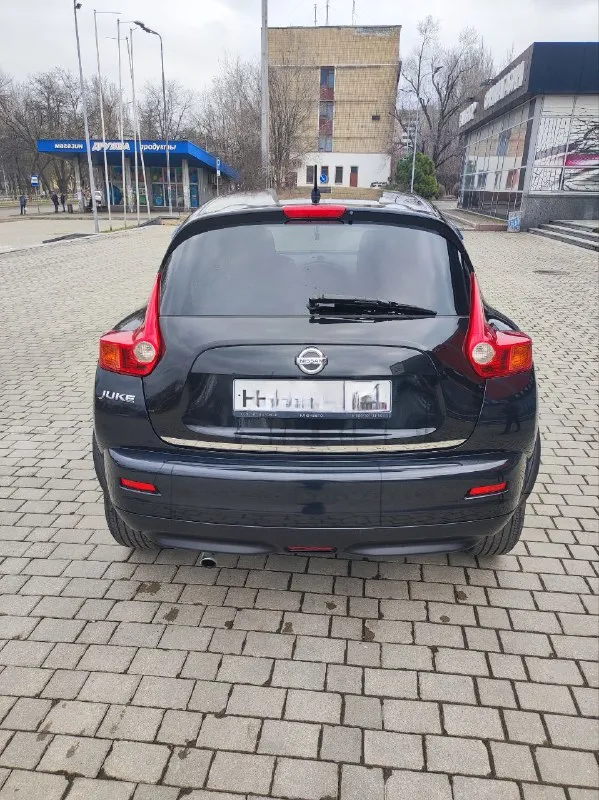 💵890т. руб💵 без вложений в отличном состоянии не битый, не гнилой nissan juke 2013 год 1.6 бензин 117л. с. пробег 210000км коробка автомат обычный 4ст (не вариатор) переключает мягко без пинков(заказ наряд в наличии) двигатель работает ровно, не дымит, масло не ест кузов в отличном состоянии, в дтп не участвовал. салон чистый и опрятный климат контроль работает 4 стеклоподьемника, подогрев сидений, мультируль, камера заднего вида, круиз контроль. новая летняя резина тех осмотр пройден, диагностическая карта на руках оформление без проблем осмотр донецк +79493790571 📲 tg: максим 📞 звоните: +7(949)3790571 - фотография - 5