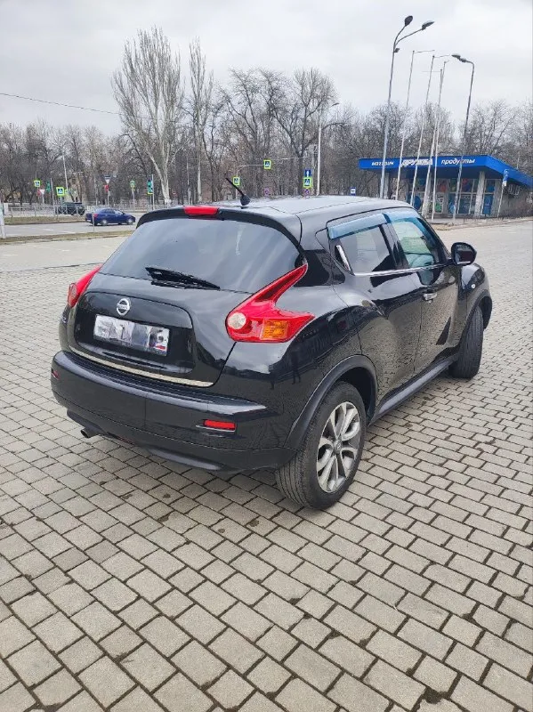 💵890т. руб💵 без вложений в отличном состоянии не битый, не гнилой nissan juke 2013 год 1.6 бензин 117л. с. пробег 210000км коробка автомат обычный 4ст (не вариатор) переключает мягко без пинков(заказ наряд в наличии) двигатель работает ровно, не дымит, масло не ест кузов в отличном состоянии, в дтп не участвовал. салон чистый и опрятный климат контроль работает 4 стеклоподьемника, подогрев сидений, мультируль, камера заднего вида, круиз контроль. новая летняя резина тех осмотр пройден, диагностическая карта на руках оформление без проблем осмотр донецк +79493790571 📲 tg: максим 📞 звоните: +7(949)3790571 - фотография - 6