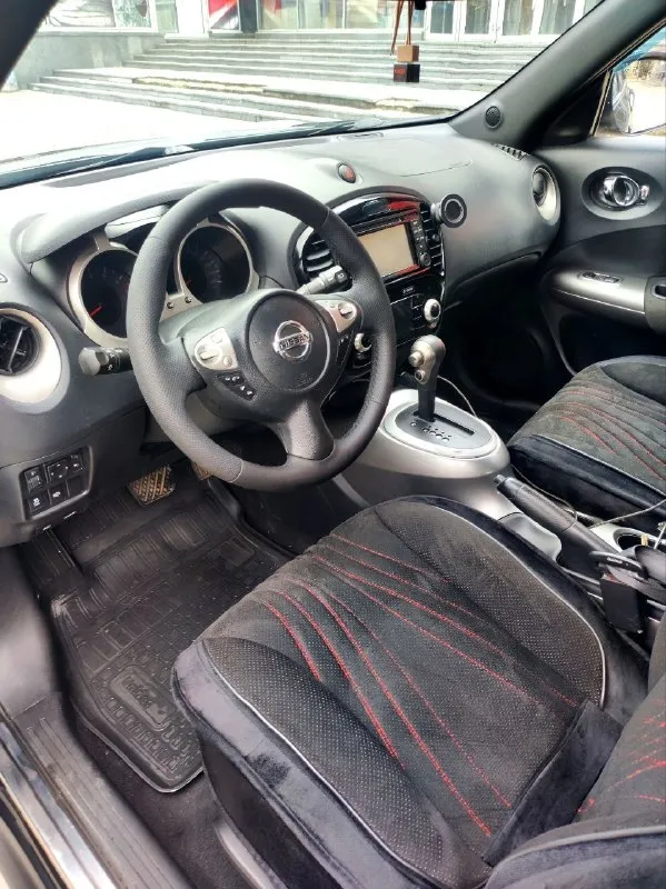 💵890т. руб💵 без вложений в отличном состоянии не битый, не гнилой nissan juke 2013 год 1.6 бензин 117л. с. пробег 210000км коробка автомат обычный 4ст (не вариатор) переключает мягко без пинков(заказ наряд в наличии) двигатель работает ровно, не дымит, масло не ест кузов в отличном состоянии, в дтп не участвовал. салон чистый и опрятный климат контроль работает 4 стеклоподьемника, подогрев сидений, мультируль, камера заднего вида, круиз контроль. новая летняя резина тех осмотр пройден, диагностическая карта на руках оформление без проблем осмотр донецк +79493790571 📲 tg: максим 📞 звоните: +7(949)3790571 - фотография - 8