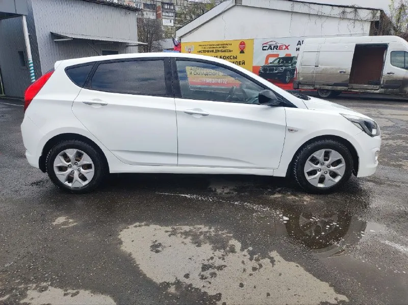 Hyundai solaris 2014 ❗1 хозяин❗ ❗птс оригинал❗ 1.6 123л. с родной пробег 224 тыс. км 💵910т. руб машина в отличном состоянии, полностью обслужена, двигатель не дымит, масло не ест, катализатор удален, стоит правильная прошивка☝️, без рывков и пинков. кузов в заводской краске, без очагов коррозии, варить красить ничего не нужно, вмятин и царапин нет. abs, asr, esp, airbags, кондиционер, электропривод и подогрев зеркал, эсп, регулировка руля по высоте и вылету, аудиосистема, цз, 2 комплекта резины, андроид магнитола, задний парктроник, сигнализация с обратной связью. документы чистые, без штрафов, запретов, залогов и ограничений. техосмотр пройден, диагностическая карта на руках. переоформление в мрэо! донецк +79493790571 📲 tg: максим 📞 звоните: +7(949)3790571 - фотография - 3