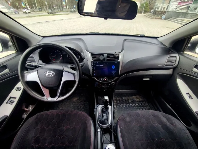 Hyundai solaris 2014 ❗1 хозяин❗ ❗птс оригинал❗ 1.6 123л. с родной пробег 224 тыс. км 💵910т. руб машина в отличном состоянии, полностью обслужена, двигатель не дымит, масло не ест, катализатор удален, стоит правильная прошивка☝️, без рывков и пинков. кузов в заводской краске, без очагов коррозии, варить красить ничего не нужно, вмятин и царапин нет. abs, asr, esp, airbags, кондиционер, электропривод и подогрев зеркал, эсп, регулировка руля по высоте и вылету, аудиосистема, цз, 2 комплекта резины, андроид магнитола, задний парктроник, сигнализация с обратной связью. документы чистые, без штрафов, запретов, залогов и ограничений. техосмотр пройден, диагностическая карта на руках. переоформление в мрэо! донецк +79493790571 📲 tg: максим 📞 звоните: +7(949)3790571 - фотография - 8