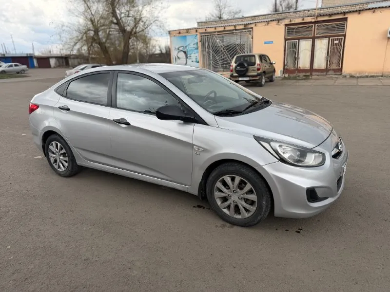 ✅хундай солярис 2012г. 1.6, коробка автомат. работает идеально, масло не кушает. коробка без тычков и пинков. ходовая полностью обслужена. кондиционер работает, електрическая часть без нареканий. салон в хорошем состоянии. авто оформлен на меня. 🆘🆘🆘цена: 699.000₽ город свердловск +79595954514 +79595720891 📞 звоните: +7(959)5954514 - фотография - 3