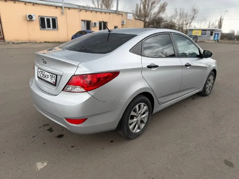 ✅хундай солярис 2012г. 1.6, коробка автомат. работает идеально, масло не кушает. коробка без тычков и пинков. ходовая полностью обслужена. кондиционер работает, електрическая часть без нареканий. салон в хорошем состоянии. авто оформлен на меня. 🆘🆘🆘цена: 699.000₽ город свердловск +79595954514 +79595720891 📞 звоните: +7(959)5954514 - фотография - 4