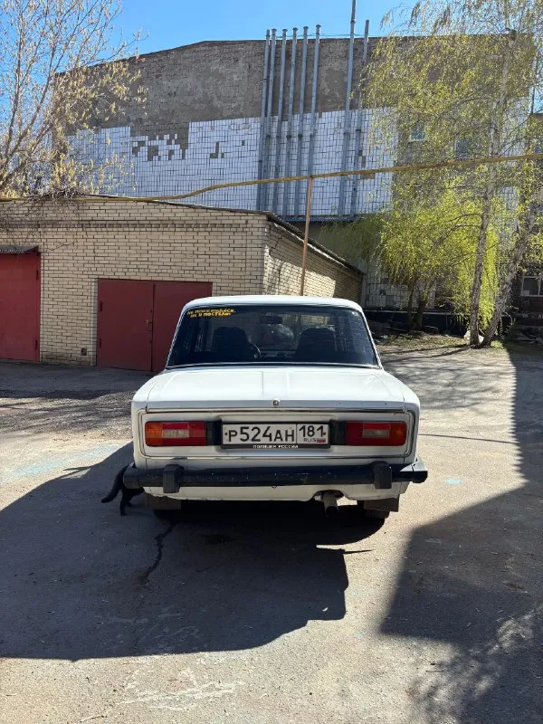 Ваз 2106 1.3 mt, 1984 авто на полном ходу! птс, стс, дкп, полное оформление, стоит на учёте. без ограничений, розысков, запретов и тд. четырёхступенчатая коробка, короткоходная, не хрустит, не выбивает. по ходовой части всё хорошо. после дтп закусывает рулевой редуктор при повороте влево, выворот полный. дно целое, авто переваривали. двигатель на 5+, отлично тянет, не дымит, не троит. работает каждая кнопка, есть хорошая музыка, горит и светится всё что нужно. чистый, ухоженный салон, чистое подкапотное пространство. 59 000₽, луганск, центр города мкс: +79599920909 📞 звоните: +7(959)9920909 - фотография - 3