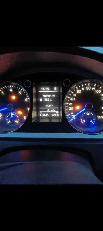 Продам volkswagen passat b6. 2.0 турбо. пробег 172000. комплектация: мультируль, литые диски, электрорегулировка зеркал и сидения, подогрев сидений, задние шторки, кожаный салон, круиз контроль, авто холд и электро ручник, андроид магнитола, люк, кондиционер и другое. в машине работает все!по лкм коррозия на передних крыльях, на фото видно. (приобрел новые, нет времени менять, отдам с авто) автомобиль в хорошем состоянии, было много что поменяно (ходовая полностью, цепь грм, помпа, свечи, обслужена тормозная система. двигатель и коробка работают без нареканий! проблем с переоформлением не будет, я собственник. осмотр г. снежное (днр). +79490861893 либо телеграмм +79493965490 📞 звоните: +7(949)0861893 - фотография - 2