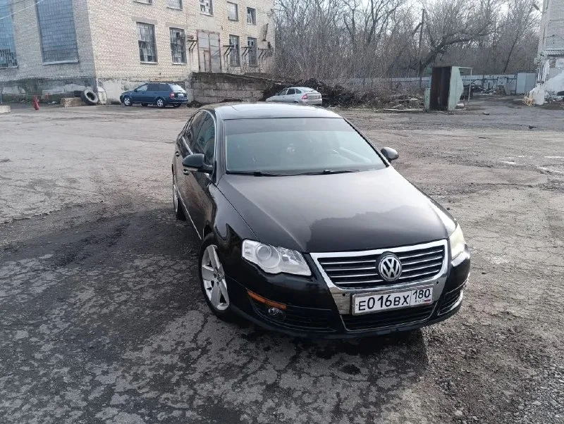 Продам volkswagen passat b6. 2.0 турбо. пробег 172000. комплектация: мультируль, литые диски, электрорегулировка зеркал и сидения, подогрев сидений, задние шторки, кожаный салон, круиз контроль, авто холд и электро ручник, андроид магнитола, люк, кондиционер и другое. в машине работает все!по лкм коррозия на передних крыльях, на фото видно. (приобрел новые, нет времени менять, отдам с авто) автомобиль в хорошем состоянии, было много что поменяно (ходовая полностью, цепь грм, помпа, свечи, обслужена тормозная система. двигатель и коробка работают без нареканий! проблем с переоформлением не будет, я собственник. осмотр г. снежное (днр). +79490861893 либо телеграмм +79493965490 📞 звоните: +7(949)0861893 - фотография - 7