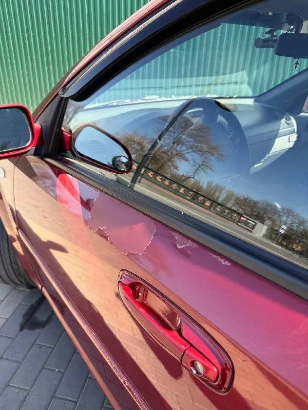 Продам chevrolet lacetti (хэтчбек).
Собственник, владею авто 3.5 года.
1.6 Мотор, 109 л. С. , механика, 2007 год, 228000 пробег.
Комплектация: гур, abs, кондиционер, 4 стеклоподъемника, центральный замок, подогрев боковых зеркал.
Доустановлены: сигнализация, доводчики всех стекол, диодные противотуманки, сенсорная магнитола, камера заднего вида, легкосплавные. Также перешит руль и рычаг кпп, салон в чехлах с первого дня владения, зашумлены капот и передние арки.
По технике нареканий нет. Все работает ровно, то проводилось вовремя (последнее то 222500, следующее на 230000), замена масла каждые 7-8 тыс. Заменено из основного: радиатор, лобовое стекло, передние амортизаторы в сборе, масло в коробке, в остальном по мелочи.
По кузову есть нюансы, нужно заниматься.
Цена – 400 000 без торга.
+7 949 429 59 98, Г. Донецк.

📞 Звоните: +7(949)4295998 - фотография - 9