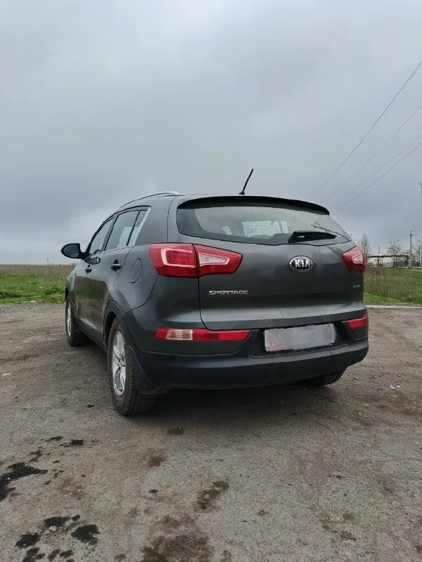 Продается kia спортейдж цена: 1.250.000₽, торг реальному покупателю - год выпуска: 2013 год - мотор: 1.7 литра, турбина, - коробка передач: механика - привод: передний - пробег: 150.000 км (оригинал) - состояние: отличное, без дтп, все детали кузова заводские! все документы в полном порядке, один владелец. осмотр г. торез. все вопросы по телефону +79498129322, +79493376281 📞 звоните: +7(949)8129322 - фотография - 2