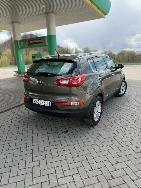Kia sportage( kia спортэйдж) ✅️2012(149 км)родного💯 ✅️двигатель работает так, что его даже не слышно-идеал. ✅️коробка автомат-идеал. ✅️ходовая-идеал. ✅️абсолютно вся электрика работает, в штатном режиме. ✅️тех осмотр пройден(диагностическая карта на руках) ✅️🎁 🎁 🎁 ✅️без чехлов, без накидок и тд. . ✅️руль, ручка акпп-в родном исполнении, без всяких перетяжек👍 ✅️стёкла заводские, не разу даже не тонировались ✅️автотека отличная, родной пробег ✅️номера даже не скрыты🔥 ✅️переоформление без проблем, любой учет 180 или 181 ✅️макеевка, харцызск ✅️1.320 ✅️+79495387982 📞 звоните: +7(949)5387982 - фотография - 3