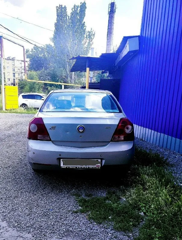 ❗❗❗продам geely mk ❗❗❗ ✅объем 1.6 ✅16 клоп ✅год выпуска: 2010 год ✅пробег: 136.000 км ✅не троит, не дымит ✅из документов: птс; стс ✅я собственник (третий владелец) есть нюансы по кузову кондиционер; гур; 4 эл. стеклоподъемника; эл. регулировка и обогрев зеркал; android мультимедиа; центральный замок; abs; люк заменены все жидкости и фильтра; новые ремни грм, гур и генератора; новые тормозные диски и колодки; новый термостат; новые led лампы 📍находится в г. снежное📍 💰цену вижу 260.000 руб, присутствует торг💰 ☎обращаться в лс или по телефону +7 (949)-857-48-11 📞 звоните: +7(949)8574811 - фотография - 1