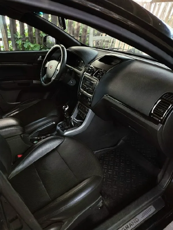 Продам geely emgrand 7 2013 года один собственник по птс мотор 1.8 установлен газ евро 4 (вписан в птс) хорошая комплектация, датчик света, климат контроль, подогрев зеркал, электрорегулировка зеркал, бортовой компьютер, четыре стеклоподъёмника с единым блоком управления, автоматический центральный замок, дооснащенная хорошая акустика и так далее технически в хорошем состоянии, обслужена, ходовая новая, замена масла каждые 5-6 тысяч два комплекта колес на резине, родные r15 зима (резина новая, покажу чек), лето r16 цена 630 тысяч осмотр торез-енакиево-донецк по договоренности звонить по номеру +79494258837 📞 звоните: +7(949)4258837 - фотография - 4